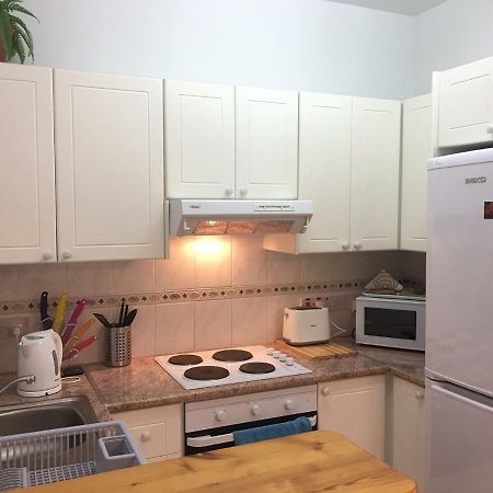 Limnaria Gardens - Modern 1 Bed, Walk To Beach & Shops Paphos 外观 照片