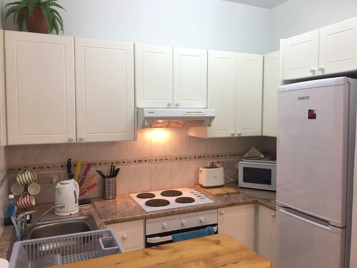 Limnaria Gardens - Modern 1 Bed, Walk To Beach & Shops Paphos 外观 照片