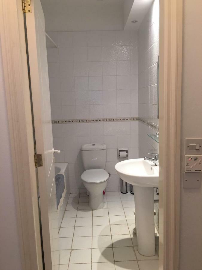 Limnaria Gardens - Modern 1 Bed, Walk To Beach & Shops Paphos 外观 照片