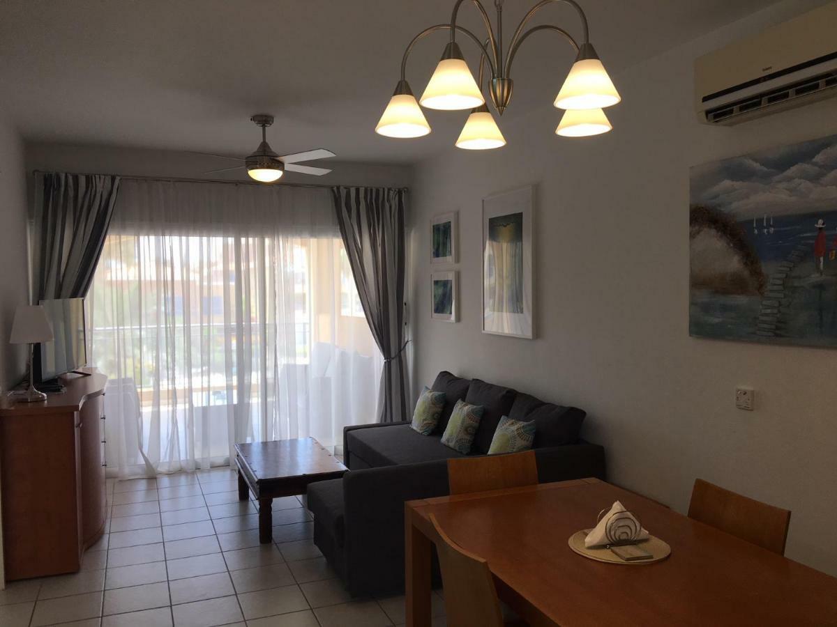 Limnaria Gardens - Modern 1 Bed, Walk To Beach & Shops Paphos 外观 照片
